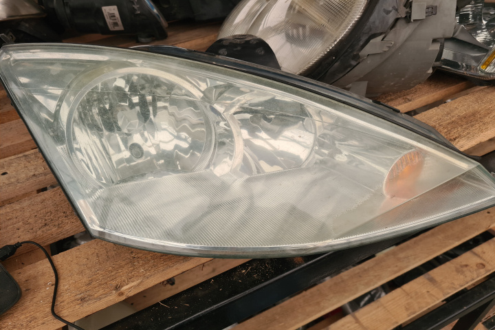 Far dreapta Ford Focus [1998 - 2004] Hat