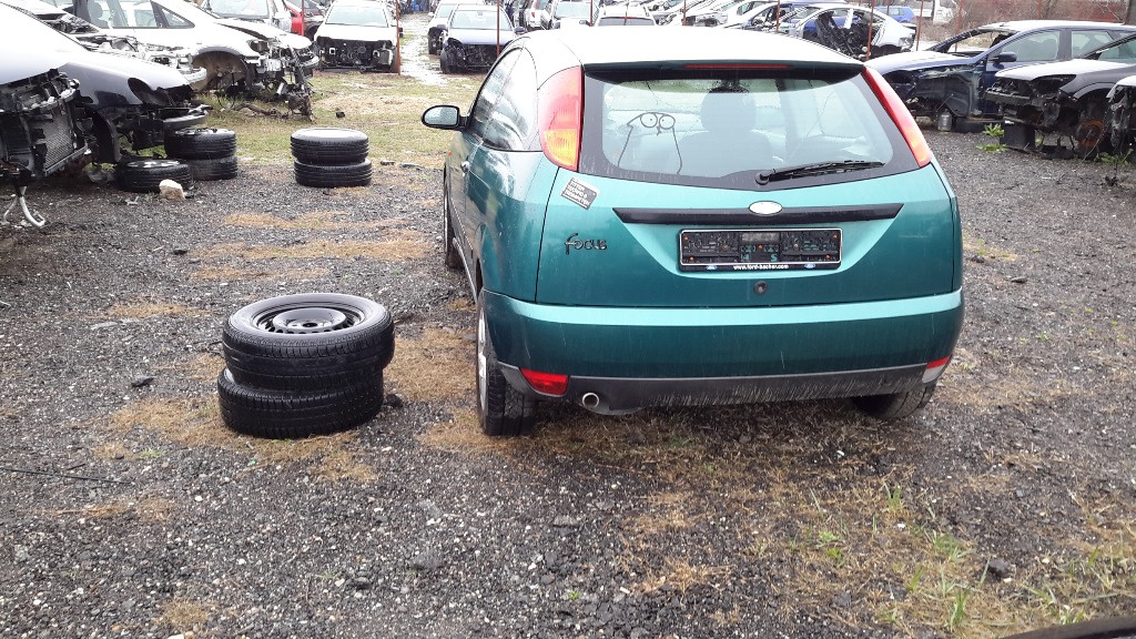 Far dreapta Ford Focus 1999 hatchback 1.