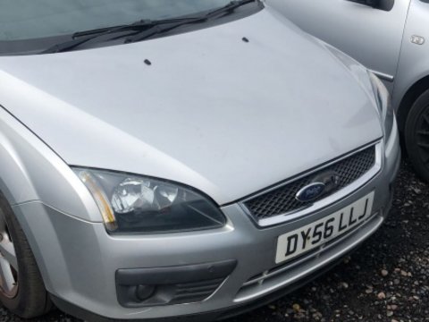 Far dreapta Ford Focus 2005 Hatchback 2.0