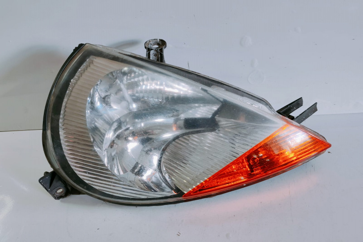 Far Dreapta Ford Ka [1996 - 2008]