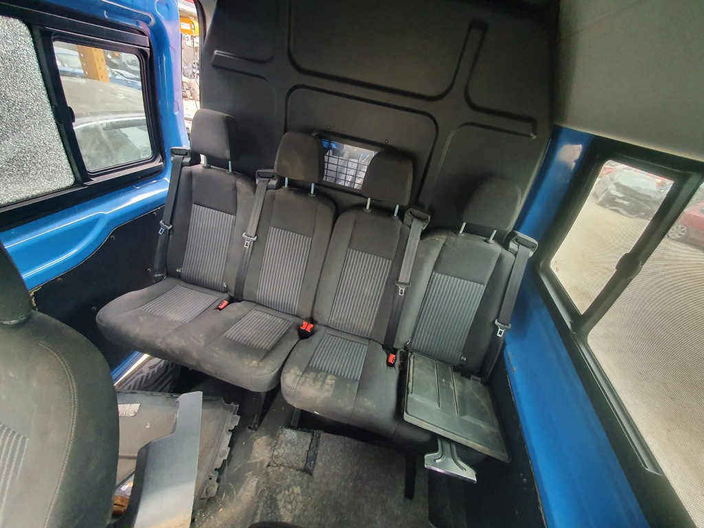 Far dreapta Ford Transit 7 2016 6 locuri