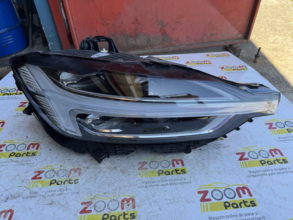 Far dreapta Full LED cod 31656617 Volvo XC60 R-Design 2018-2023