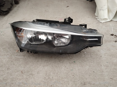 Far Dreapta Halogen BMW F30 / F31 de Europa 2014 in stare buna