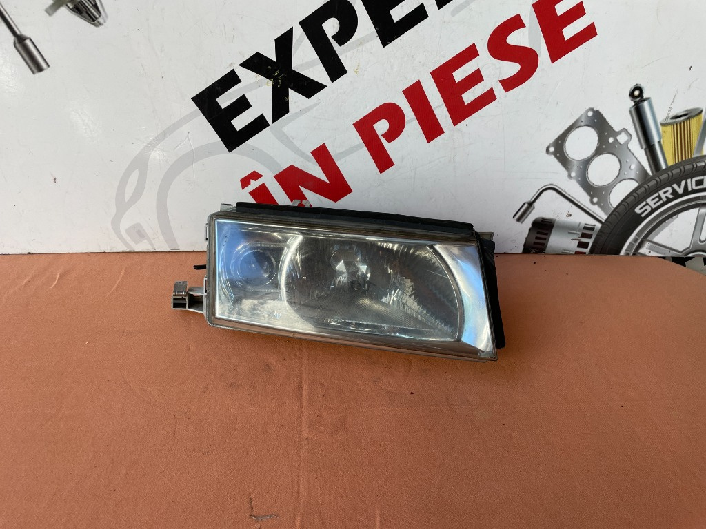 FAR DREAPTA HALOGEN SKODA OCTAVIA 1 DIN 2004 LIPSA MOTORAS REGLAJ DIN FAR