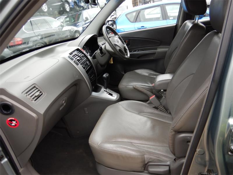 Far dreapta Hyundai Tucson 2006 SUV 2.0 