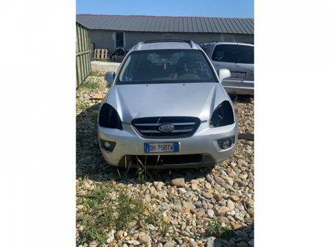 Far dreapta Kia Carens 1.9 2006 diesel