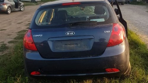 Far dreapta Kia cee'd 2008 Sedan 1.991