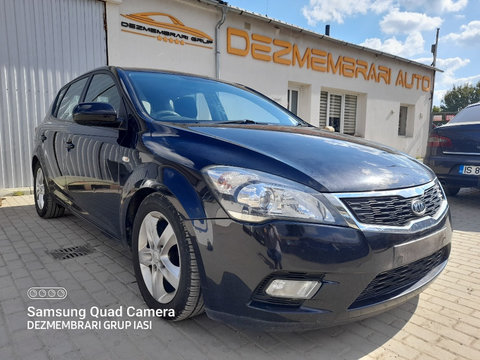 Far dreapta Kia Ceed 2010 hatchback 1.6 diesel