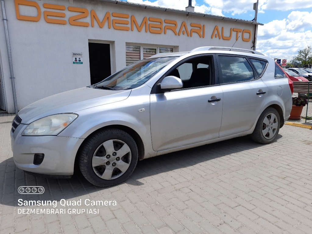 Far dreapta Kia Ceed Sportswagon 2008 break 1.4 benzina