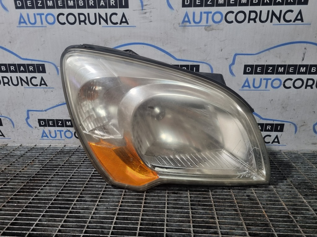 Far Dreapta Kia Sportage II 2006 - 2010 SUV 4 Usi Fara xenon