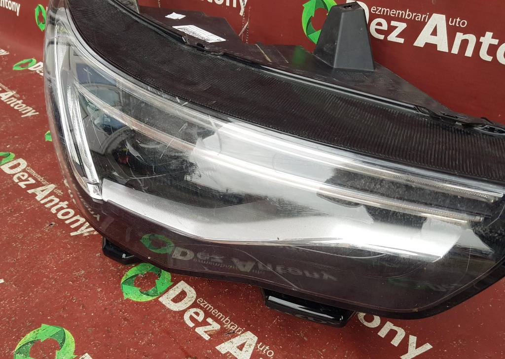 Far dreapta LED si lupa Opel Grandland X