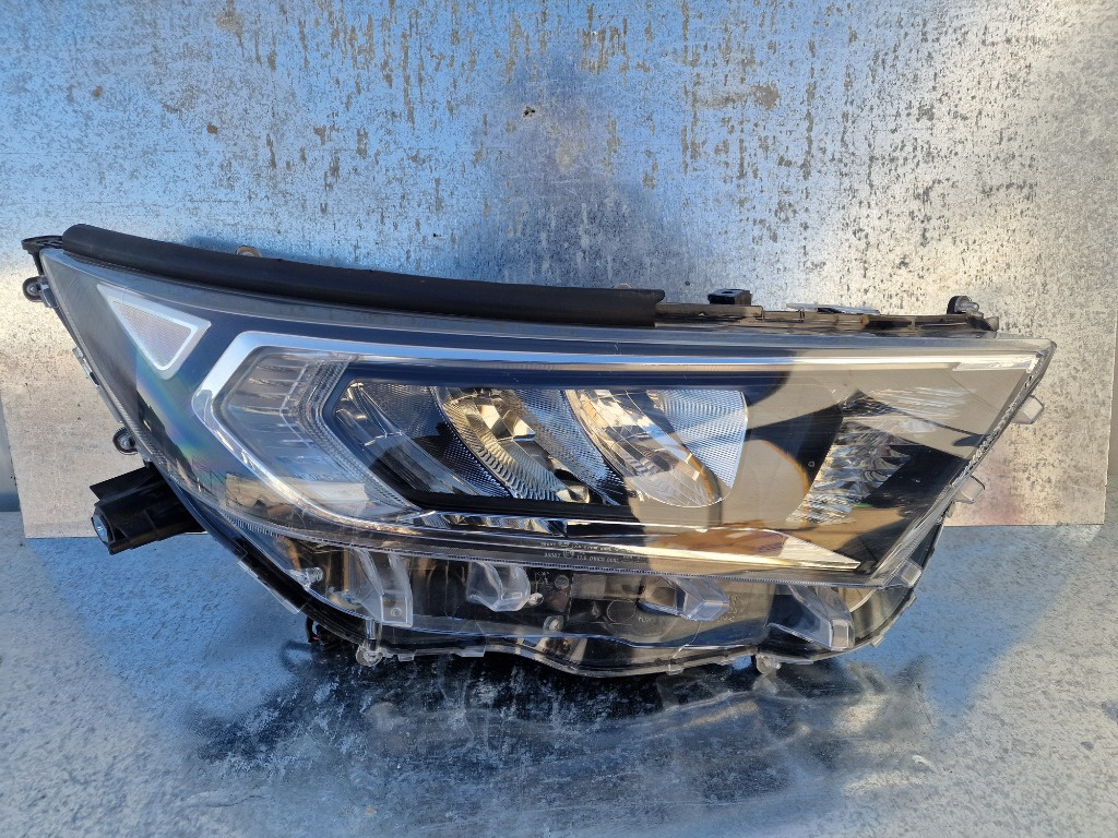 Far dreapta led Toyota RAV 4 XA50 cod oem 8990842020 8990842020 2018 2022