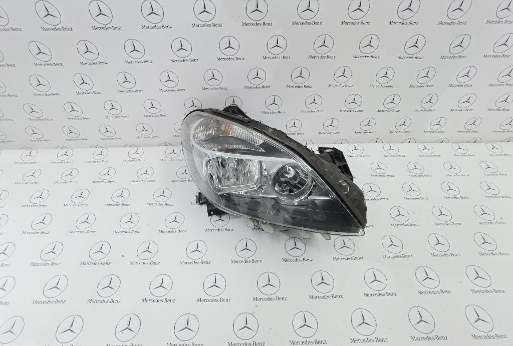 Far dreapta Mercedes B class W246 a2468200261