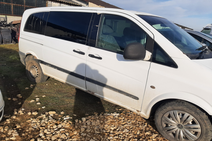 Far dreapta Mercedes-Benz Vito W639 [2003 - 2010] Mixto minivan 4-usi 111 CDI MT L3H1 (115 hp)