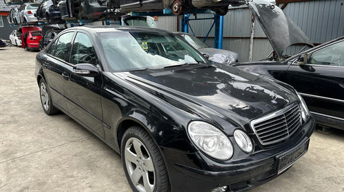 Far dreapta Mercedes E-Class W211 2004 l