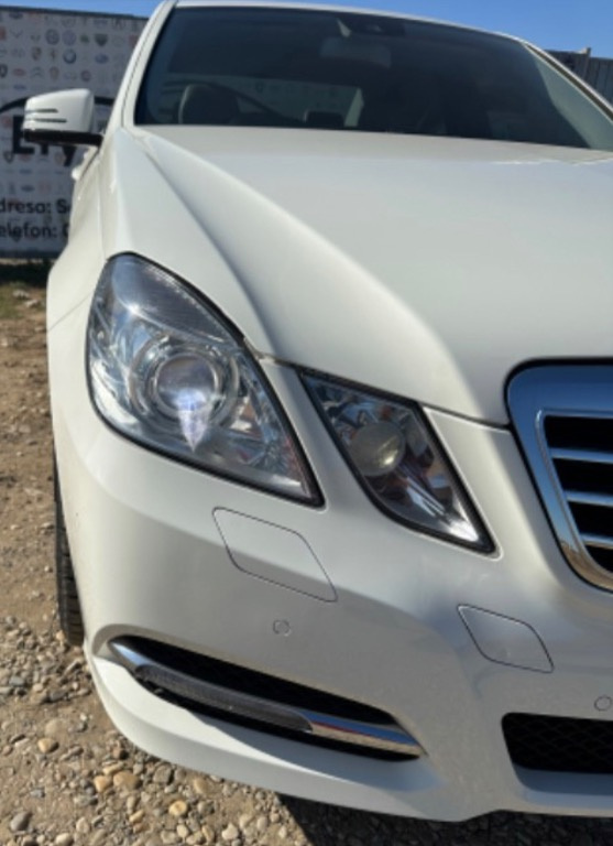 Far dreapta Mercedes e class w212 bi-xenon adaptiv