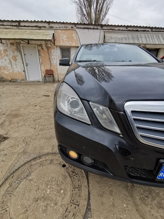 Far dreapta Mercedes E class W212 fara xenon