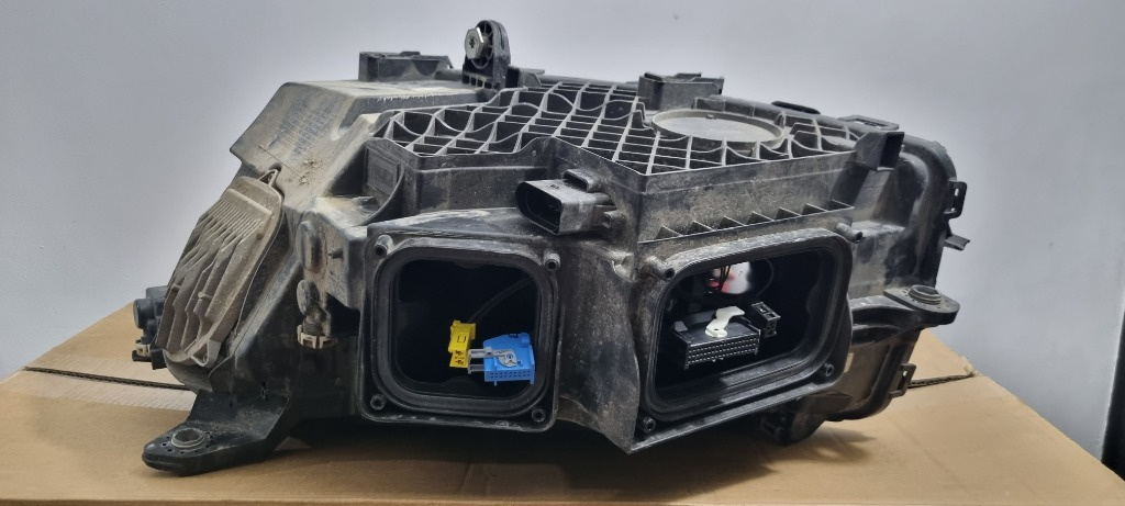 Far dreapta mercedes glc x253 multibeam 