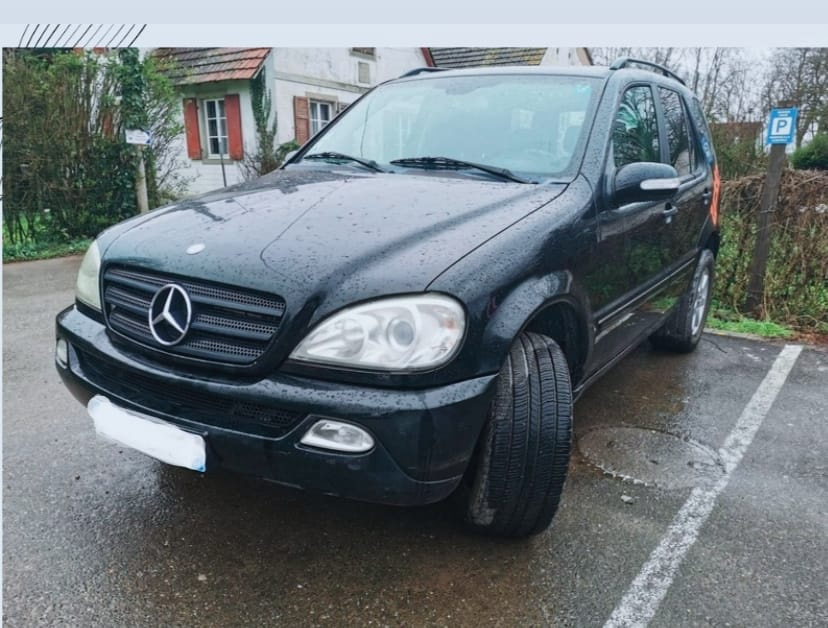 Far dreapta Mercedes M-Class W163 2004 SUV 2,7CDI