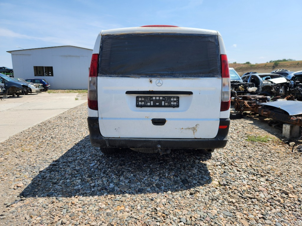 Far dreapta Mercedes Vito W639 2006 Van 