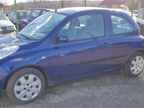 Far dreapta Nissan Micra 2003 Berlina 1.4B