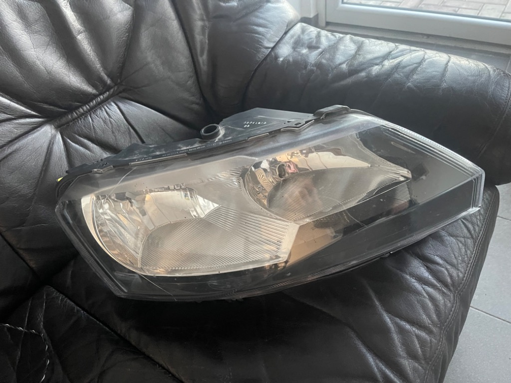 Far dreapta nou TYC (volan normal) Skoda Rapid 2012,2013,2014,2015