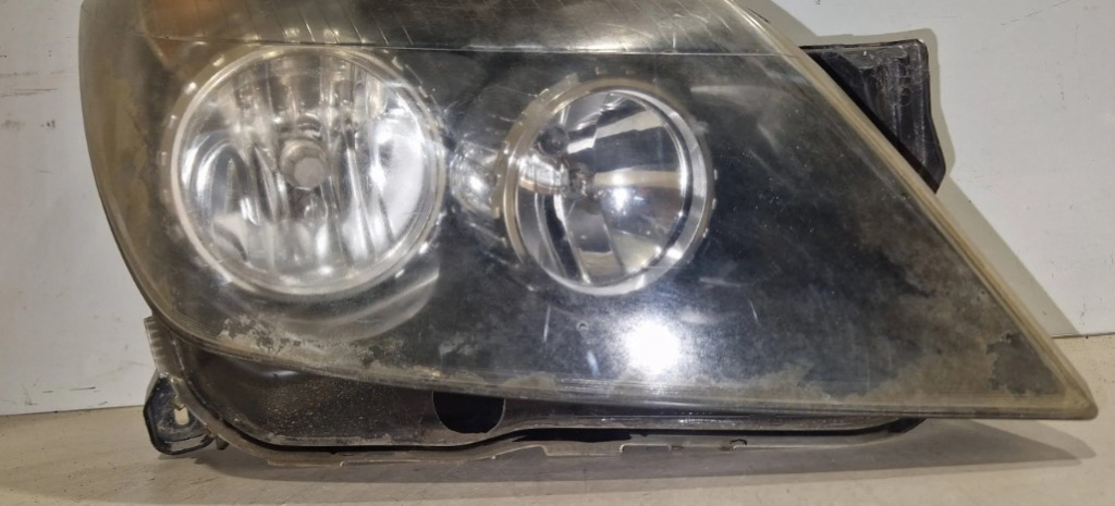 Far dreapta Opel Astra H