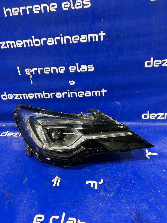 Far dreapta Opel Astra K 2015 cod 39187261