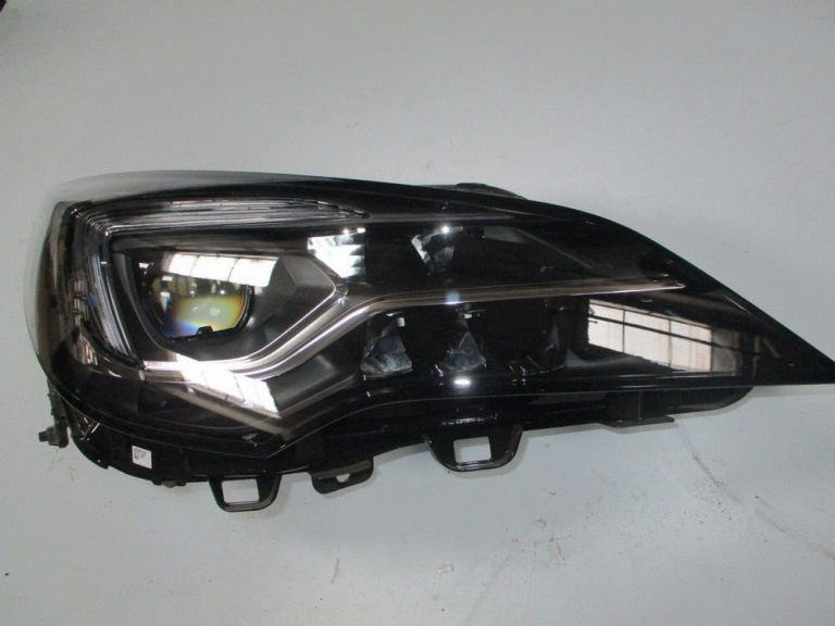 Far dreapta Opel Astra K Led Matrix LUX