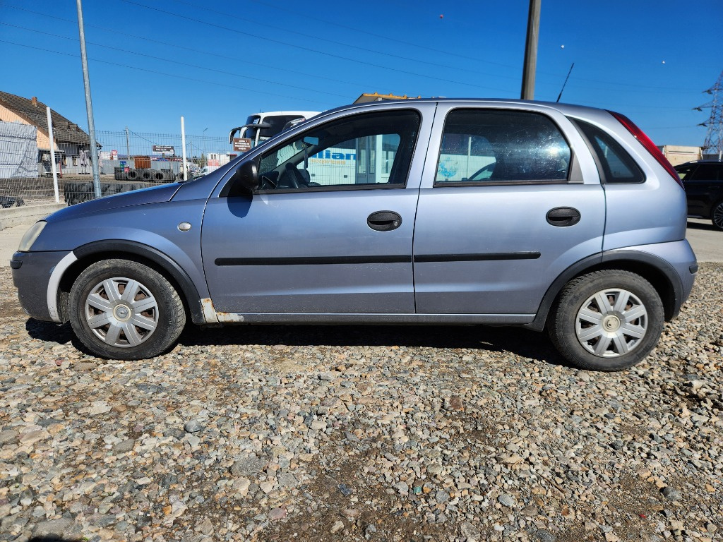 Far dreapta Opel Corsa C 2005 Hatchback 