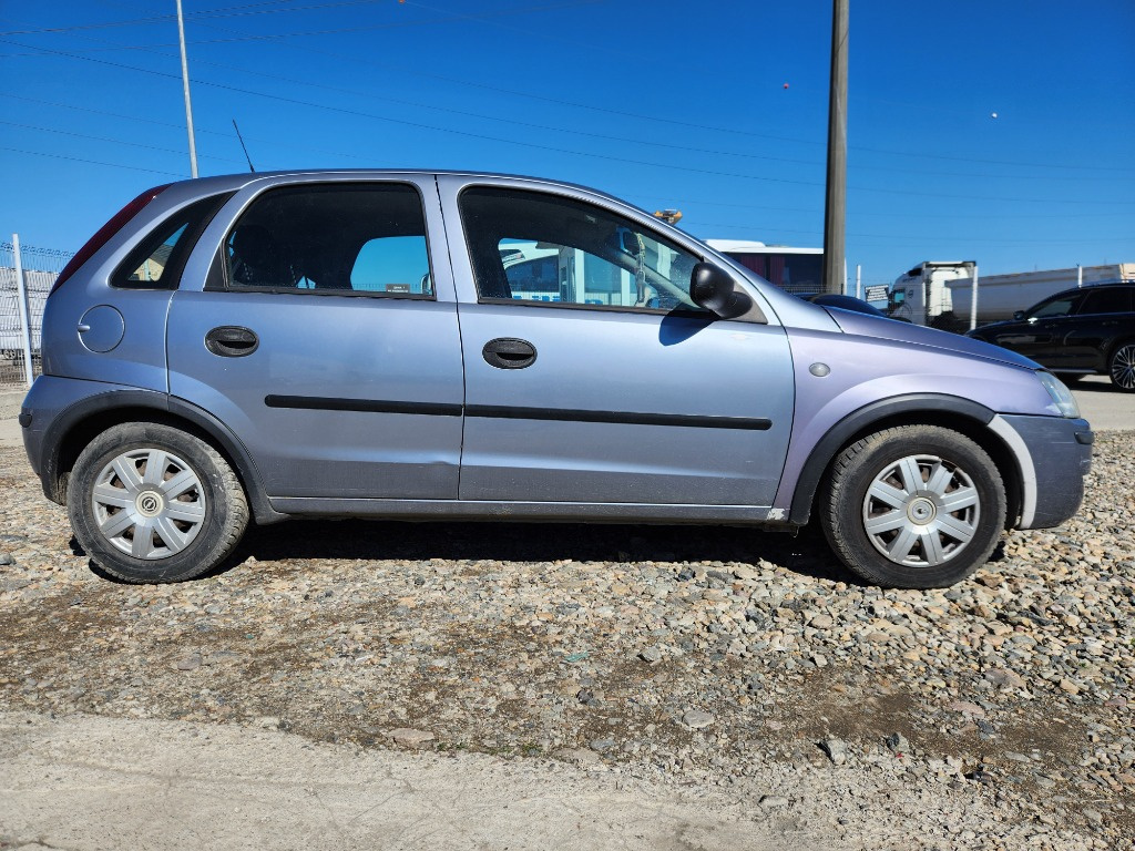 Far dreapta Opel Corsa C 2005 Hatchback 