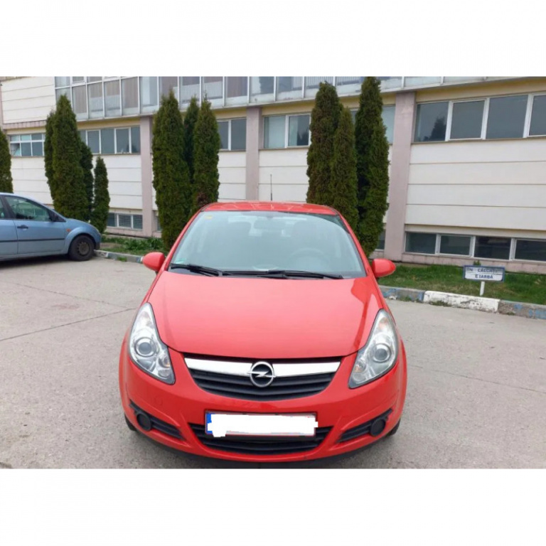 Far dreapta Opel Corsa D 1,3 benzina