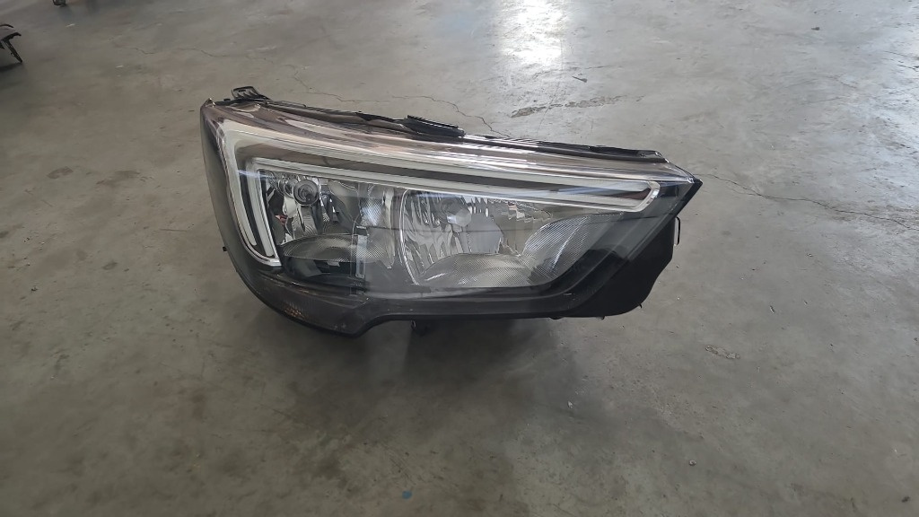 Far dreapta Opel Crossland X