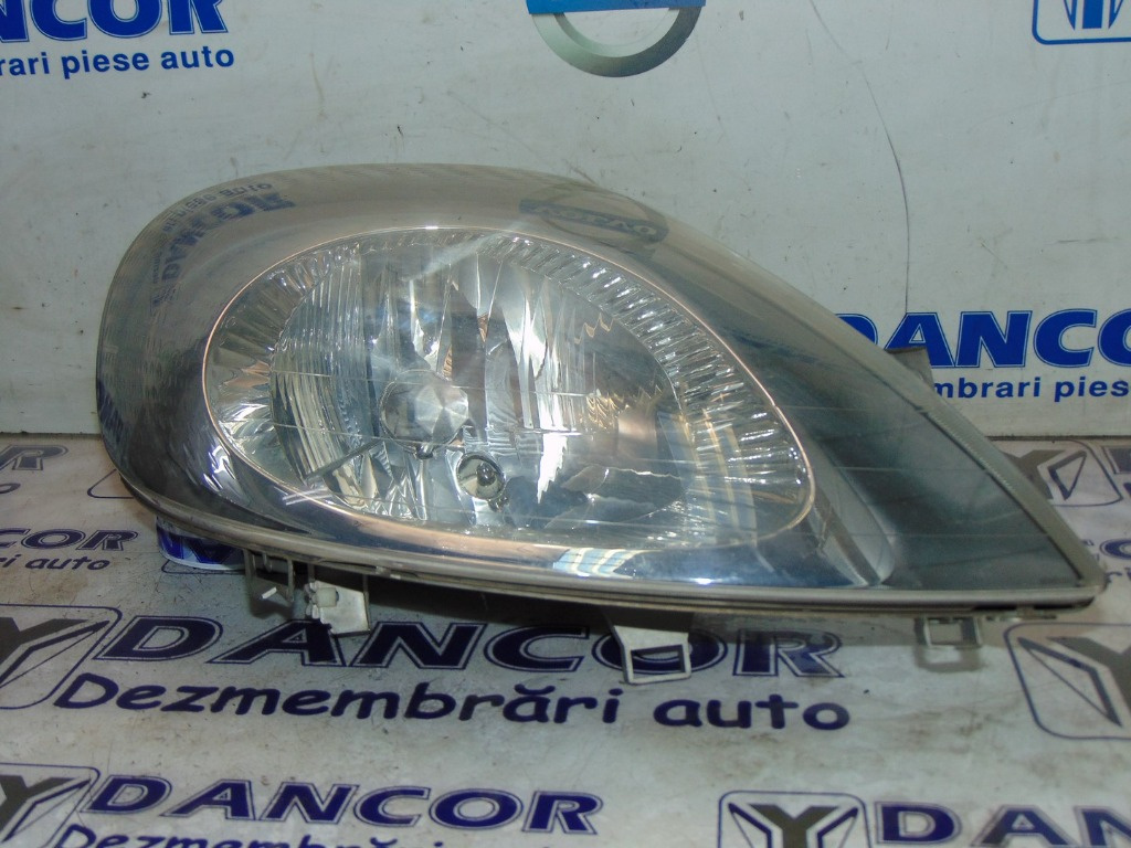 FAR DREAPTA OPEL VIVARO / RENAULT TRAFIC 2 / NISSAN PRIMASTAR AN 2001/2006 COD 91165722 / 7700311374