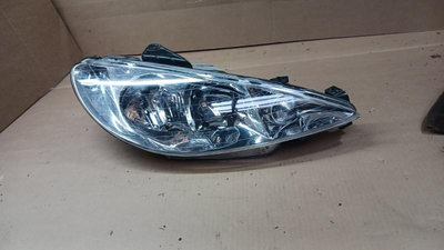 Far dreapta Peugeot 206 (1998-2010) 89901125