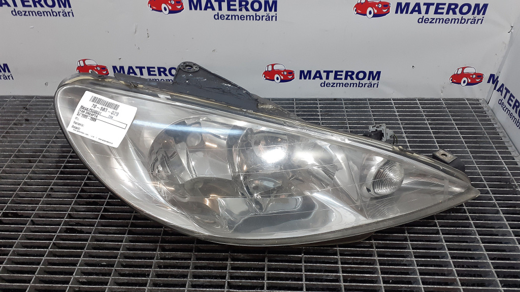FAR DREAPTA PEUGEOT 206 206 - - (2003 2009)