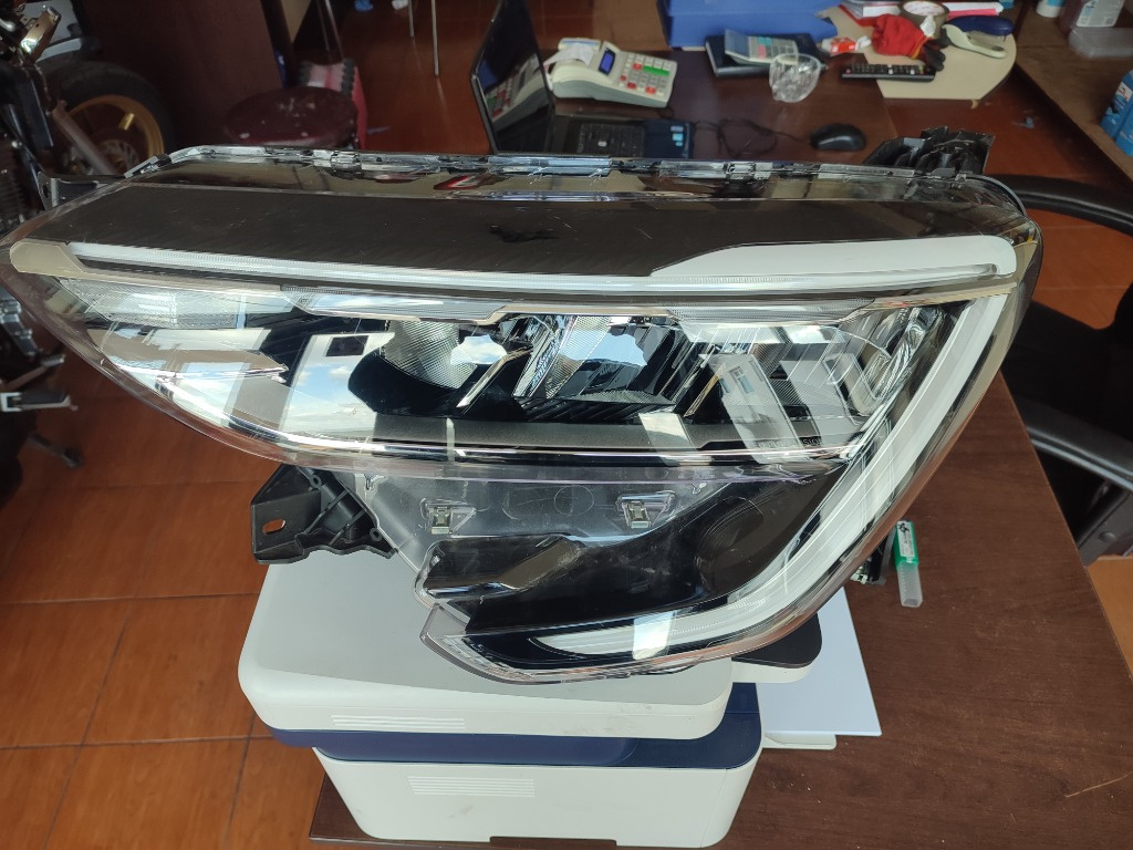 Far dreapta renault arkana 2021,cod 260602566R