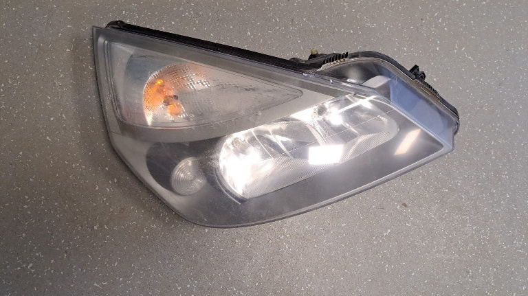 Far dreapta Renault Espace 2003