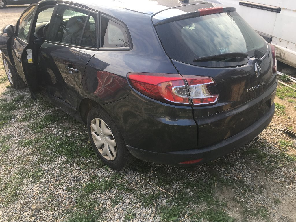 Far dreapta Renault Megane 3 2014 break 1.5 dci