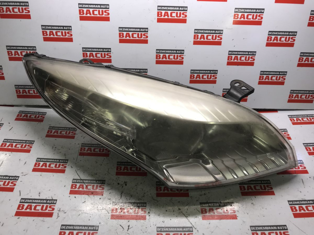 Far Dreapta Renault Megane 3 Coupe Cod 260100018R