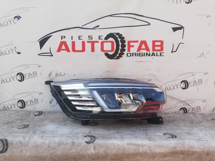 Far dreapta Renault Trafic Facelift LED 260102899r