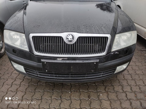 Far Dreapta Skoda Octavia 2