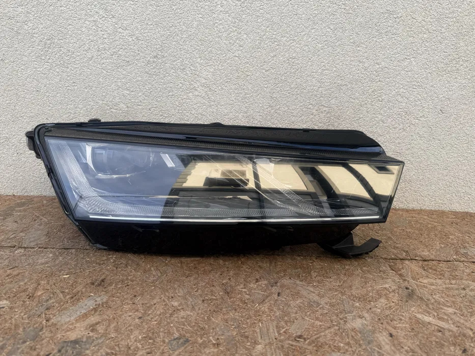Far dreapta Skoda Octavia 4 Full LED Crystal Lighting Original Europa