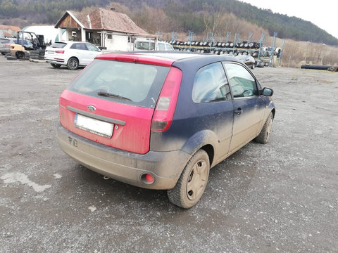 Far Dreapta/Stanga Ford Fiesta 2004 Berlina Albastru Pret Pe Bucata