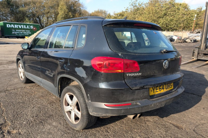 Far dreapta UK 5N2941006B 5N2941006 Volk
