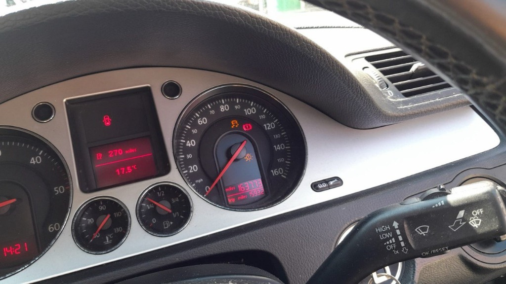 Far dreapta Volkswagen Passat B6 2.0 TDI