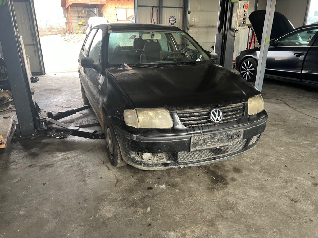 Far dreapta Volkswagen Polo 6N 2001 Hatchback 1,4 mpi