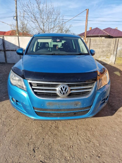 Far dreapta Volkswagen Tiguan 2010 SUV 2.0