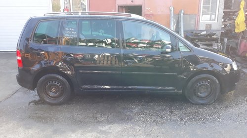 Far dreapta Volkswagen Touran 2005 VAN 2