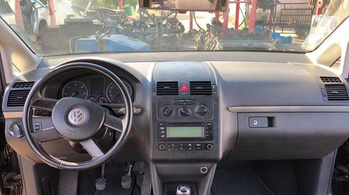 Far dreapta Volkswagen Touran 2006 Monov